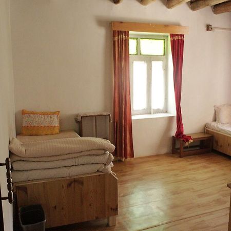 Tsetan Guest House Leh Ngoại thất bức ảnh