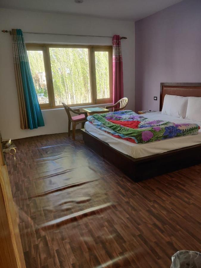 Tsetan Guest House Leh Ngoại thất bức ảnh