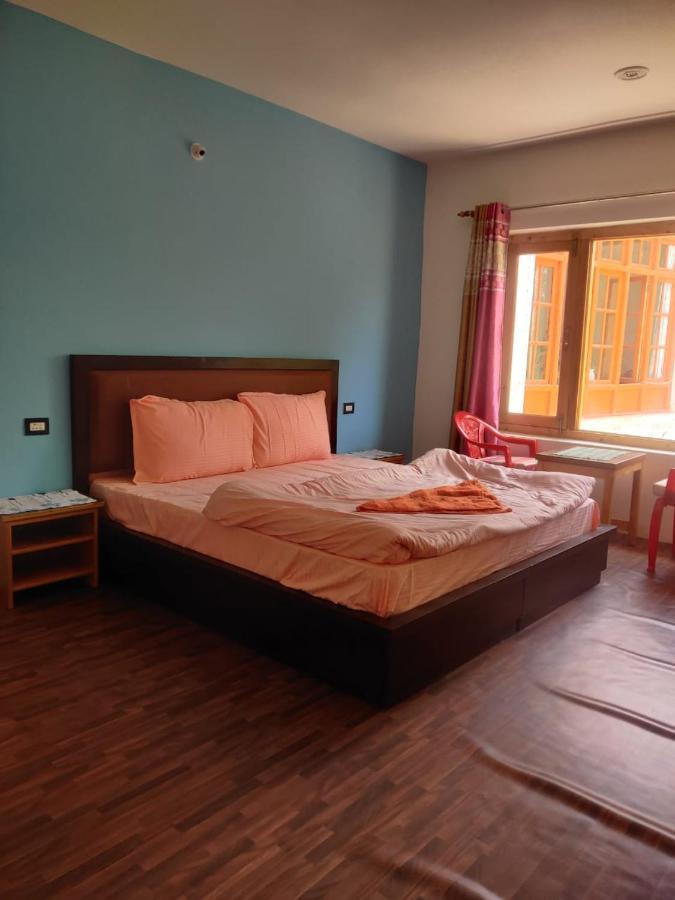 Tsetan Guest House Leh Ngoại thất bức ảnh