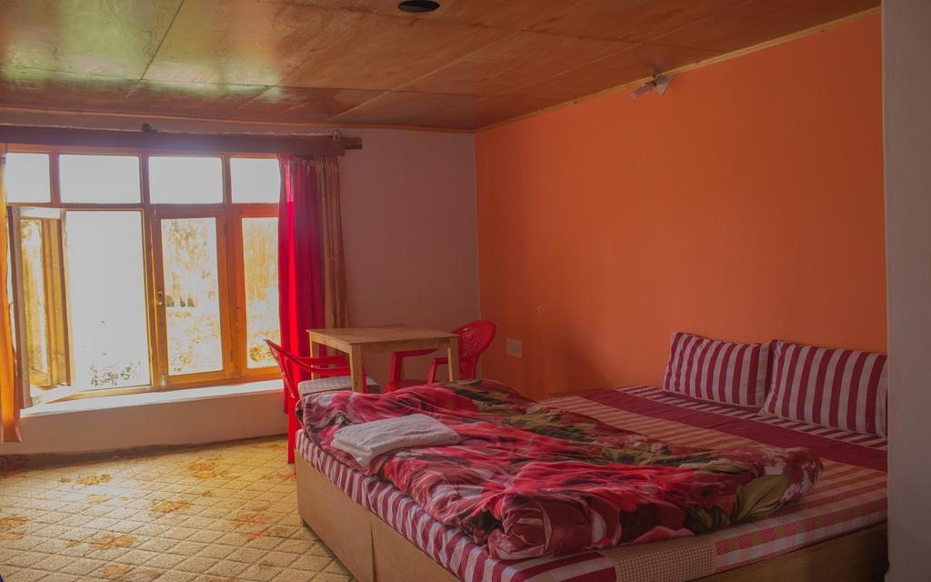 Tsetan Guest House Leh Ngoại thất bức ảnh