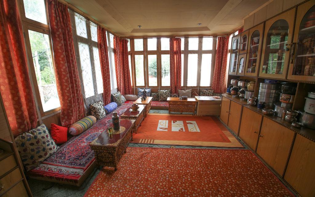 Tsetan Guest House Leh Ngoại thất bức ảnh
