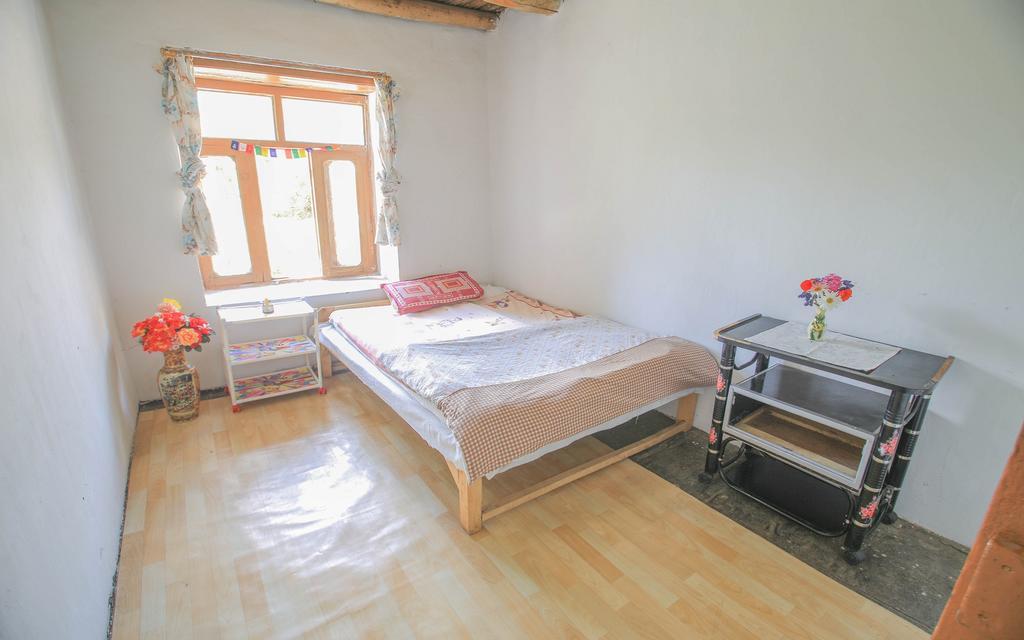 Tsetan Guest House Leh Ngoại thất bức ảnh