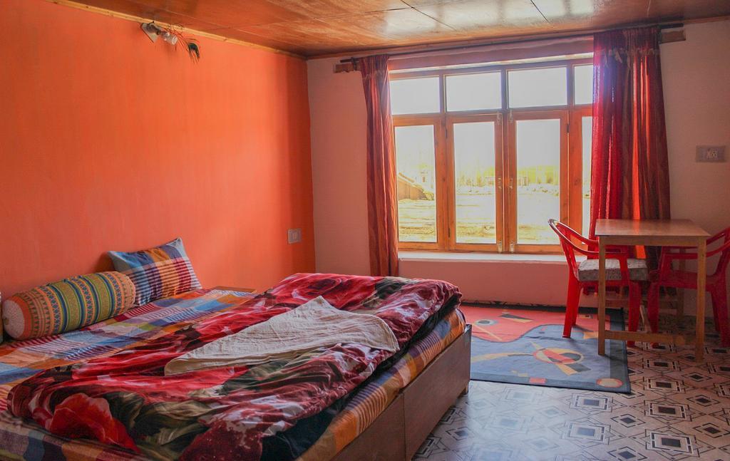 Tsetan Guest House Leh Ngoại thất bức ảnh