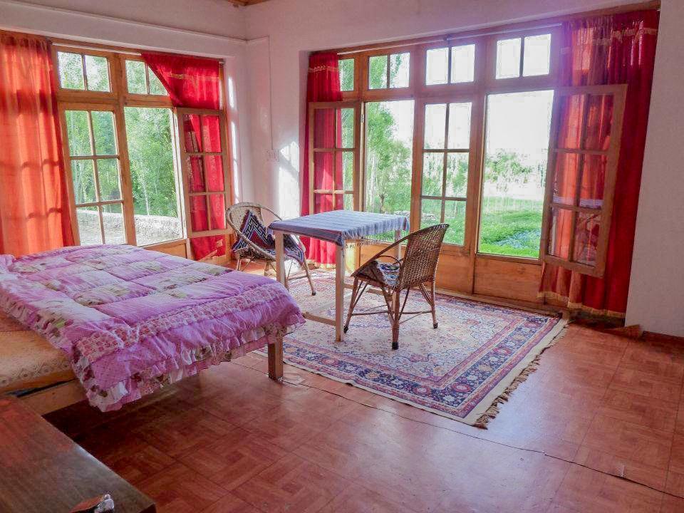 Tsetan Guest House Leh Ngoại thất bức ảnh