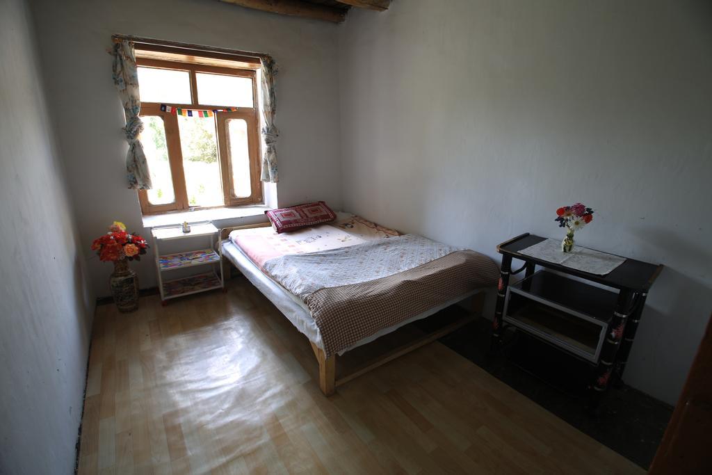 Tsetan Guest House Leh Ngoại thất bức ảnh